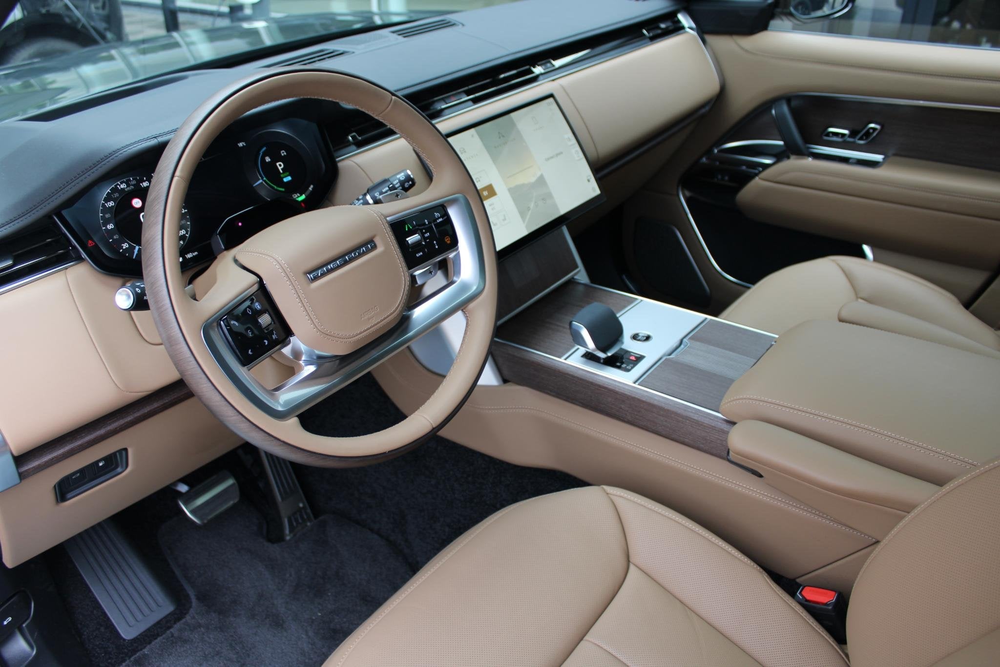 Land Rover Range Rover P460e LWB Autobiography | Caraway | M, Auto's, Land Rover, Automaat, 460 pk, Euro 6, Lichtsensor