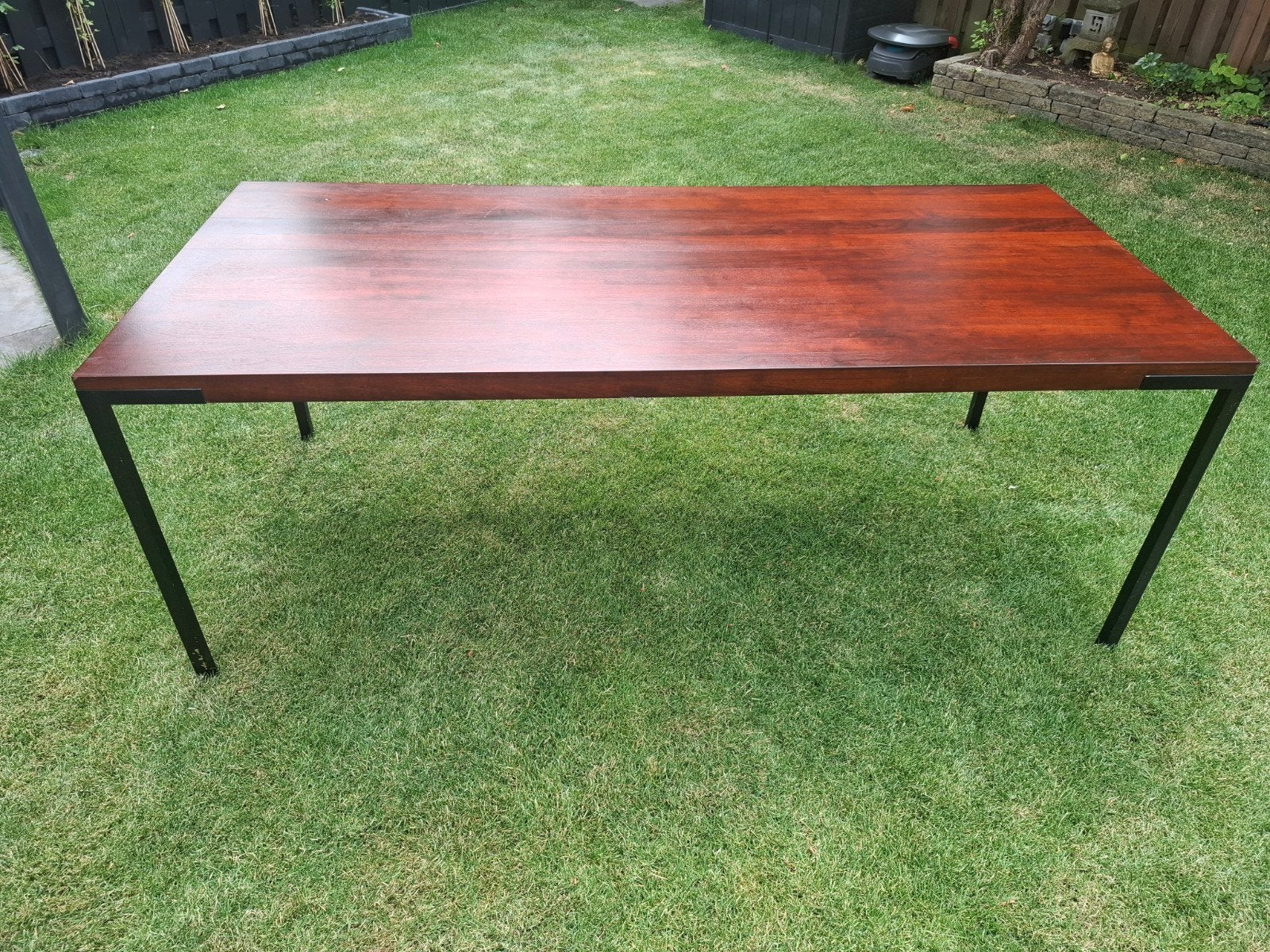 Prachtige notenhouten tafel – geschikt voor binnen én buiten, Ophalen, 200 cm of meer, 50 tot 100 cm, Zo goed als nieuw