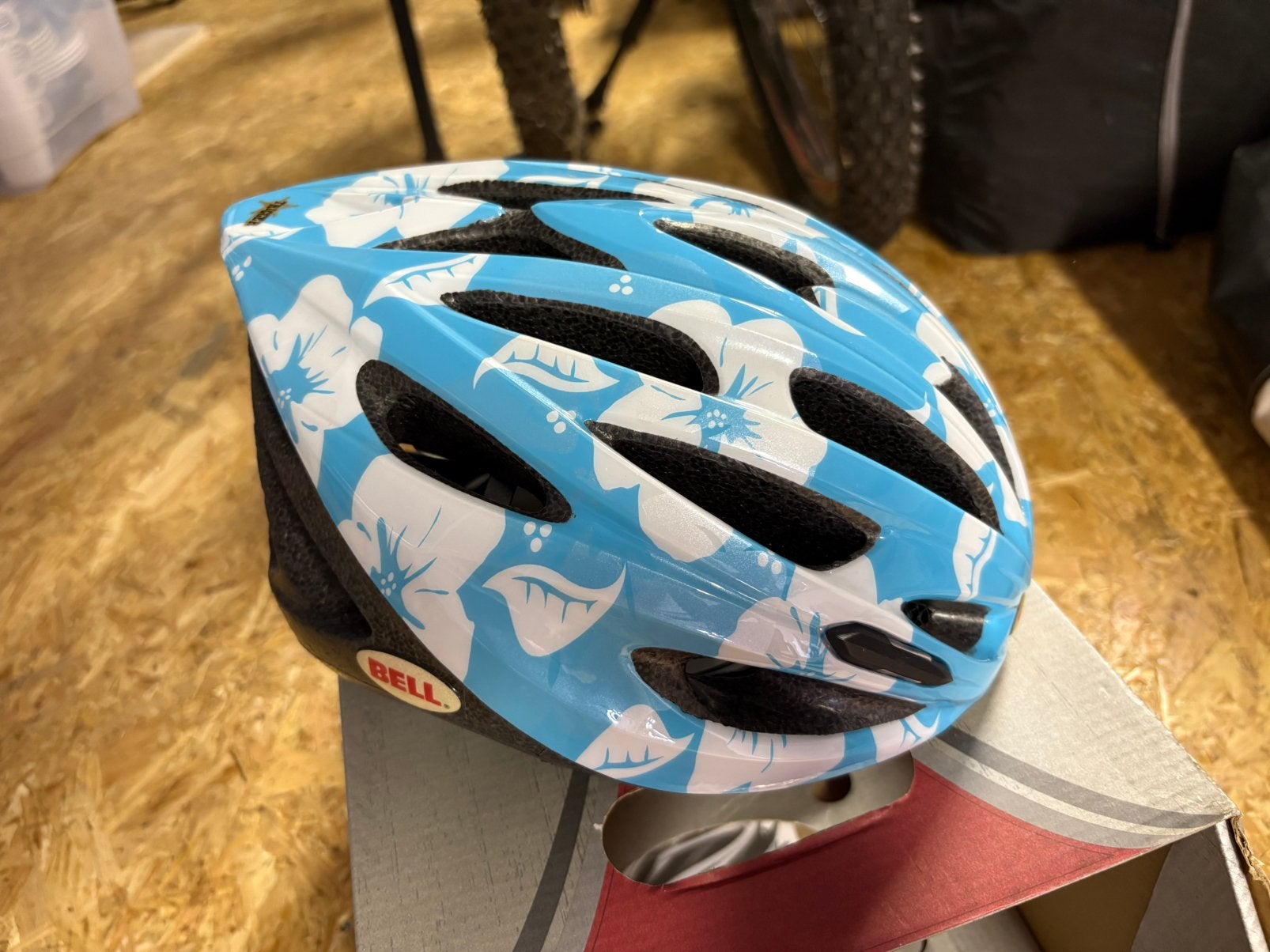 Bell Trigger dames fietshelm maat 50-57 cm, Ophalen, Zo goed als nieuw
