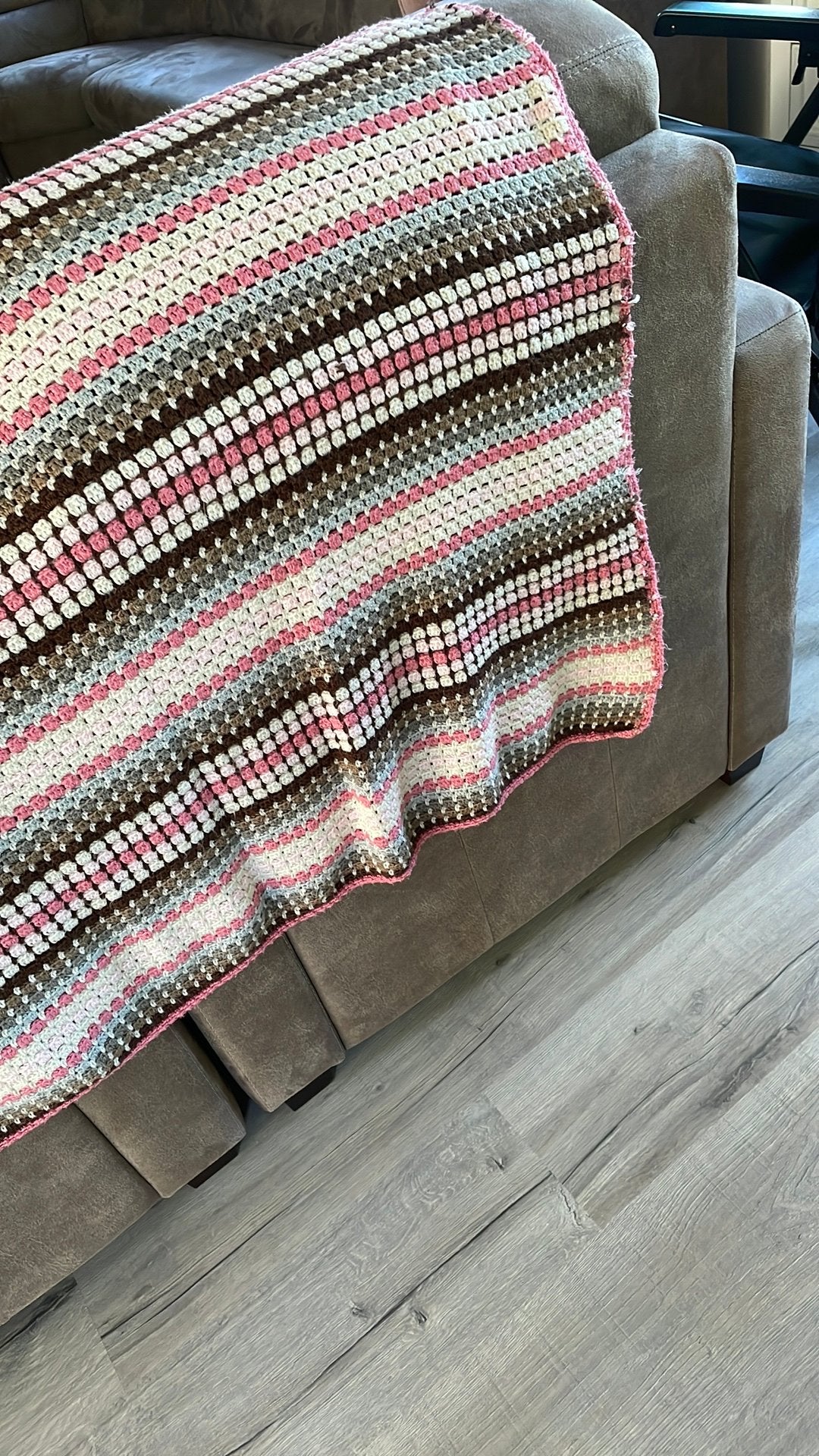 Gehaakt woondeken, Huis en Inrichting, Woonaccessoires | Plaids en Woondekens, Ophalen of Verzenden, Zo goed als nieuw