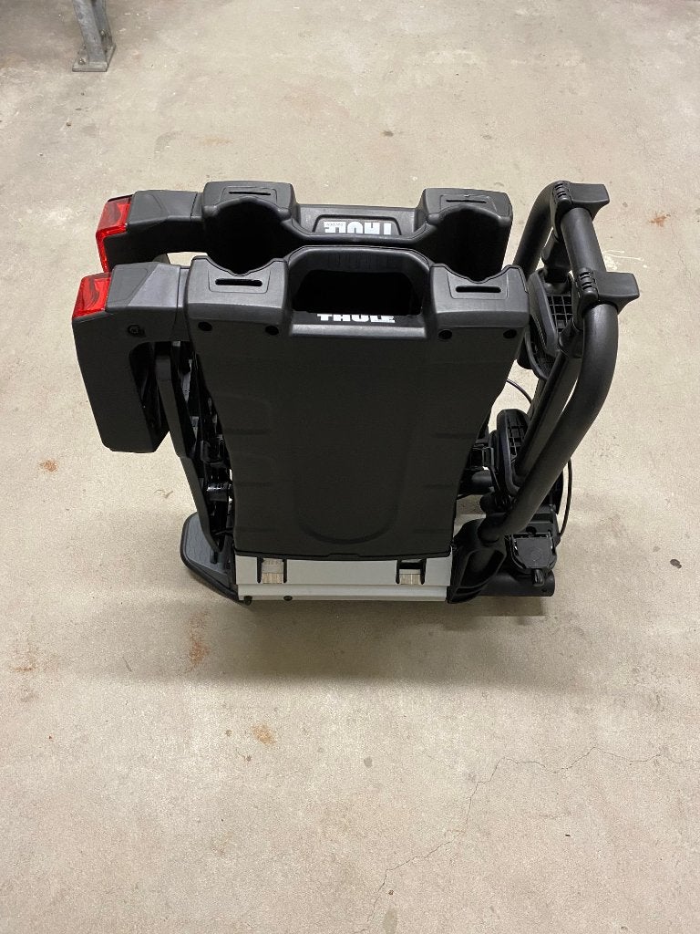 Nette Thule Easyfold XT2 933 Black Edition  2 (elek) fietsen, Auto diversen, Ophalen, Zo goed als nieuw, Brede banden, 2 fietsen