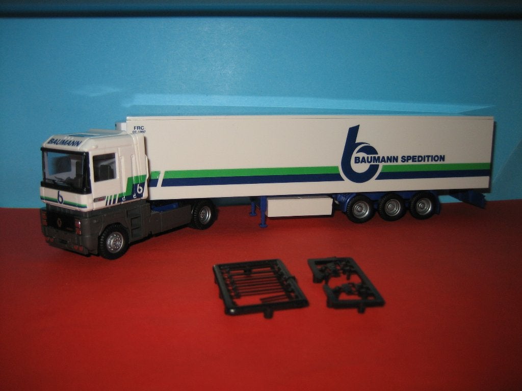 Baumann   RENAULT  met oplegger  AWM, Ophalen of Verzenden, Zo goed als nieuw, Bus of Vrachtwagen, AWM