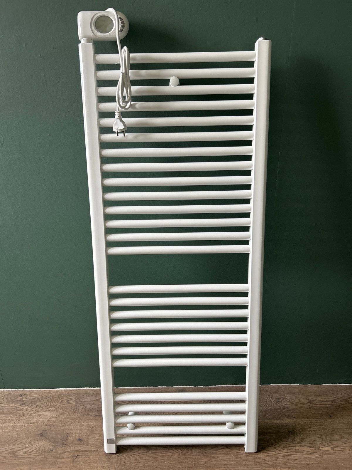 Elektrische handdoekradiator 750W - niet gebruikt, Ophalen, 500 tot 800 watt, Radiator, Minder dan 60 cm