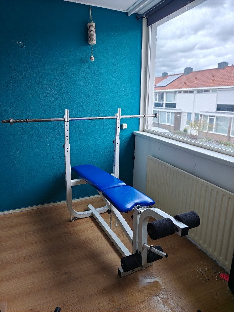 Halterbank met Halterstang Ook voor benen, Ophalen, Zo goed als nieuw, Benen, Fitnessbank