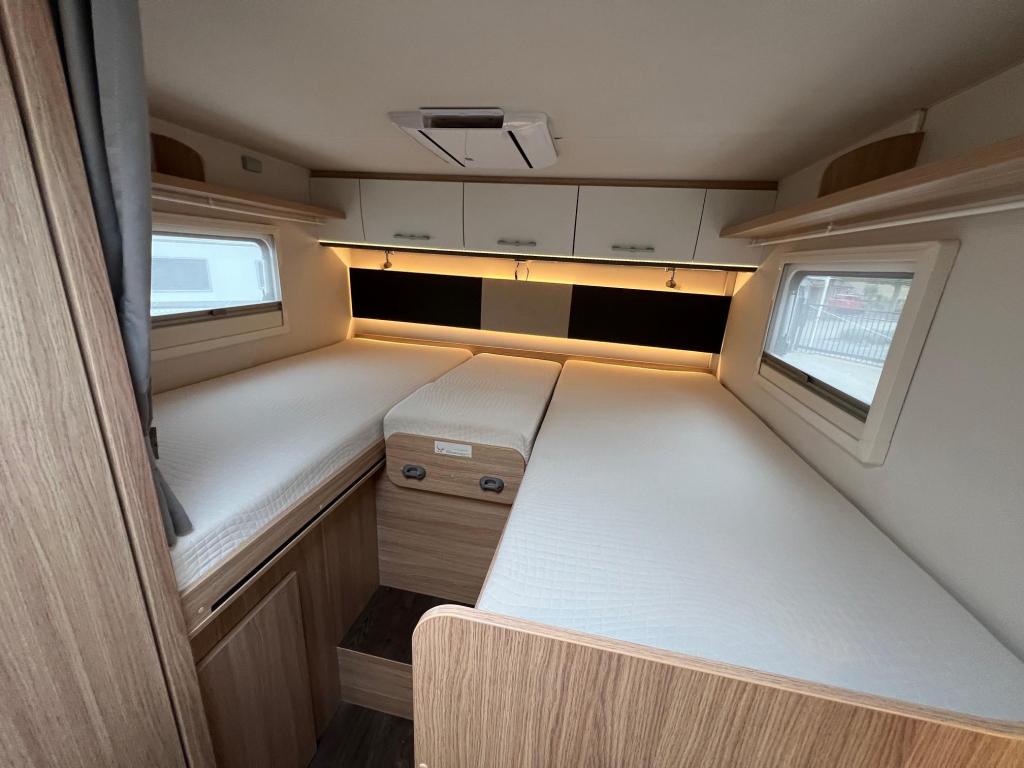 Sunlight T67S airco, schotel, hefbed, Adventure Edition, Caravans en Kamperen, Campers, Achteruitrijcamera, Fiat, Bedrijf, Luifel