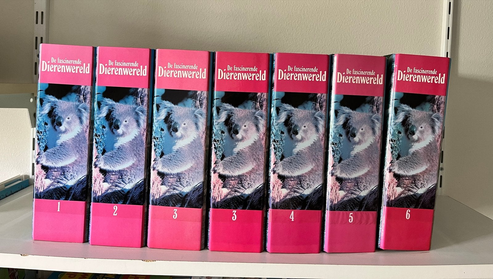 De Fascinerende Dierenwereld - 7 Mappen, Boeken, Ophalen of Verzenden, Gelezen, Natuur algemeen