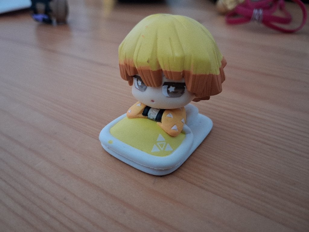 Demon Slayer Mini Figure - Zenitsu, Ophalen, Zo goed als nieuw