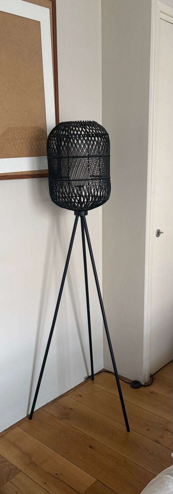 Zwarte staande lamp met rotan kap, Ophalen, Gebruikt, 100 tot 150 cm, E27 (groot)