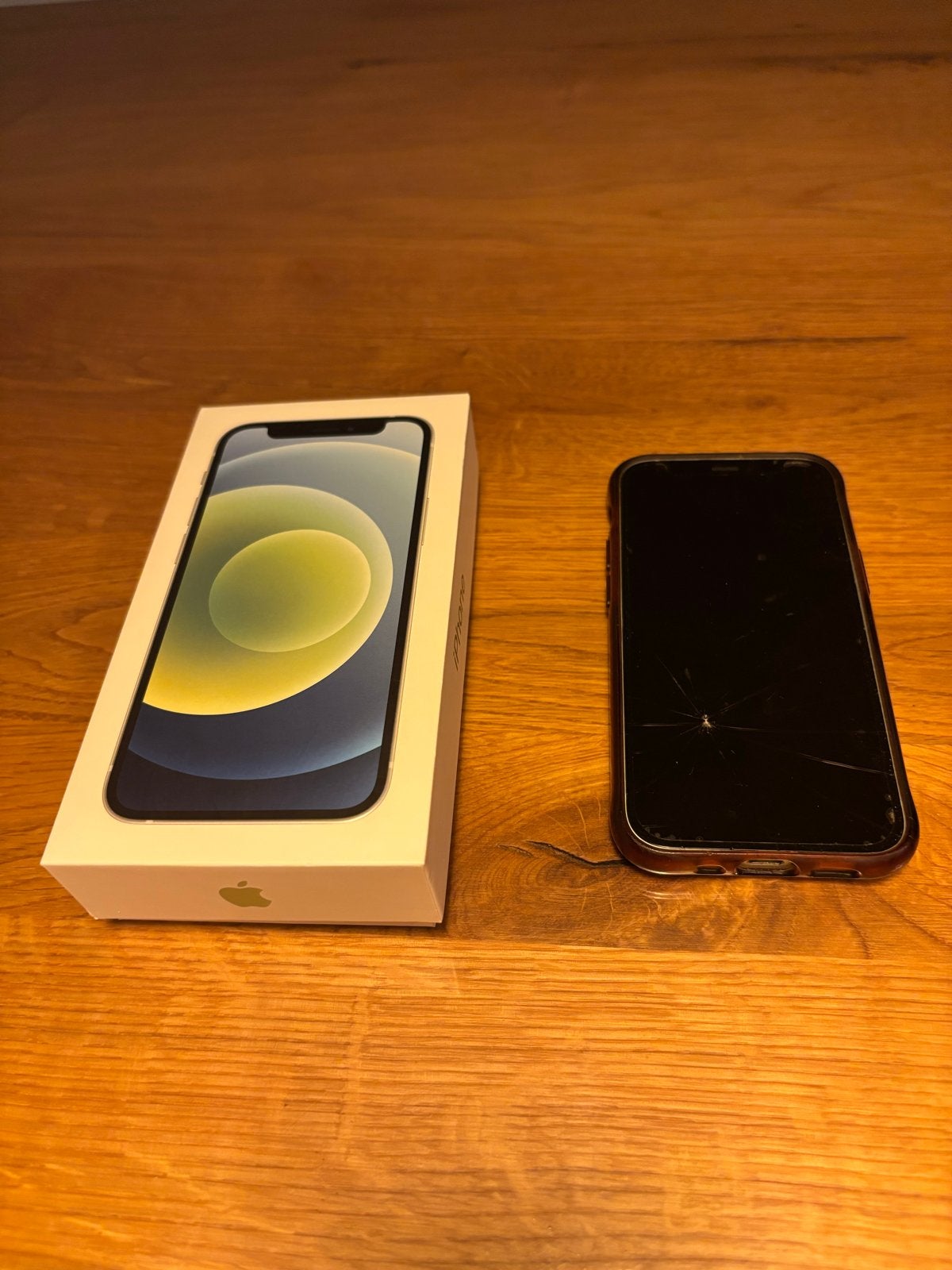iPhone 12 128GB - Barst in scherm