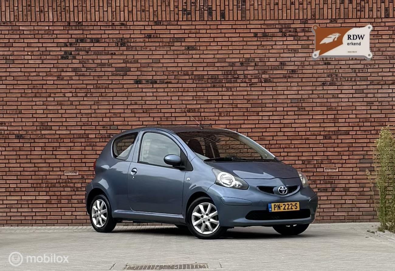 Toyota Aygo 1.0-12V +,NEW APK,CarPlay,AIRCO, Voorwielaandrijving, Stof, Gebruikt, 68 pk