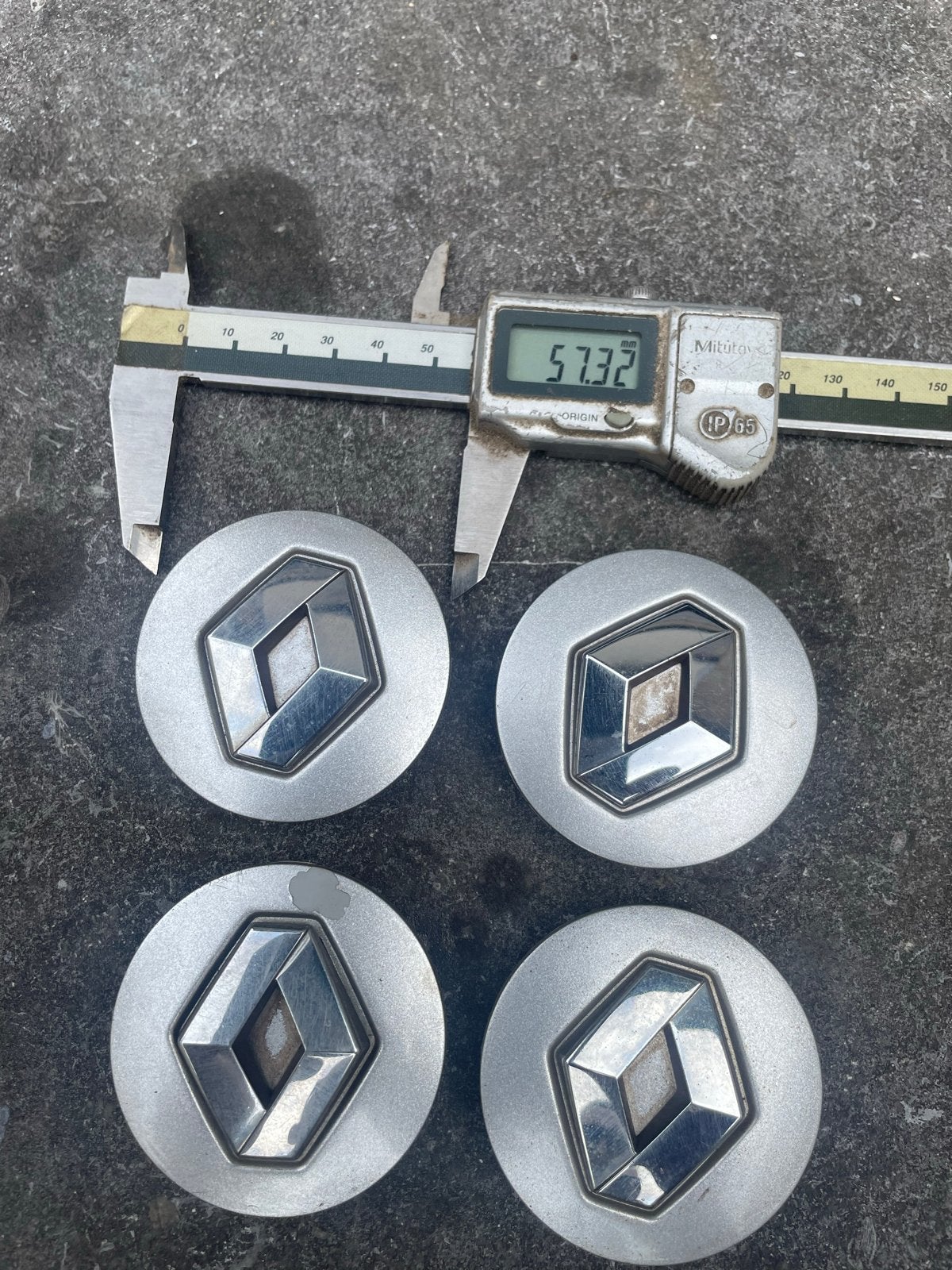 57mm Renault naafdoppen gebruikt, Auto diversen, Wieldoppen, Gebruikt, Ophalen of Verzenden