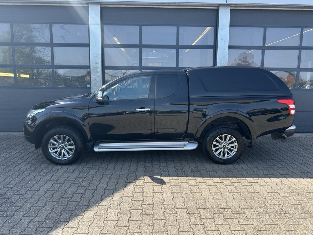 Mitsubishi L200 2.4 DI-D 181pk Club Cab 4WD Intense, Stof, Gebruikt, Zwart, 4 cilinders