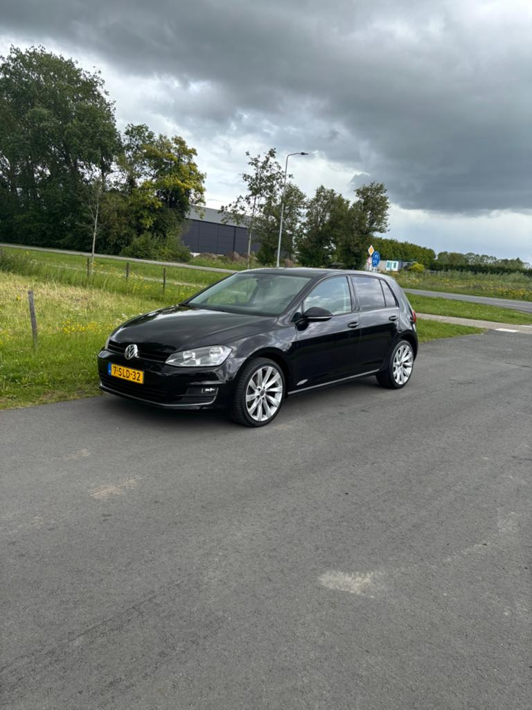 Volkswagen Golf 1.4 TSI Highline 5D 2013 Zwart, Voorwielaandrijving, 1147 kg, 4 cilinders, 620 kg