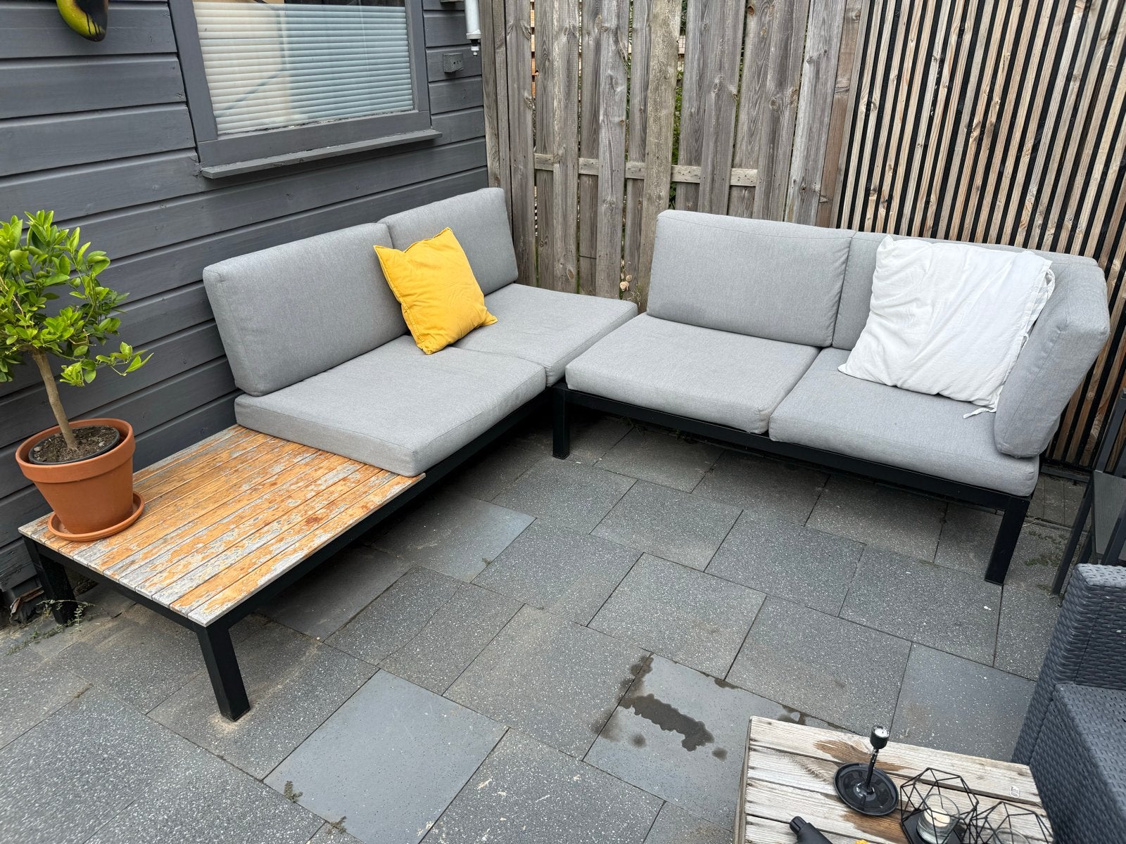 Aluminium loungeset met grijze kussens en bijzettafel, Ophalen, 4 zitplaatsen, Gebruikt, Aluminium