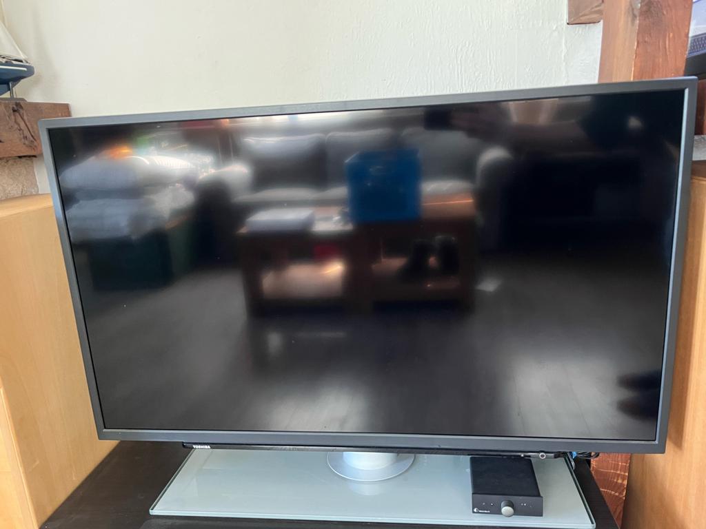 Toshiba TV 40L1533DG Full HD 1080p met stevige voet, Ophalen, 50 Hz, LCD, 100 cm of meer