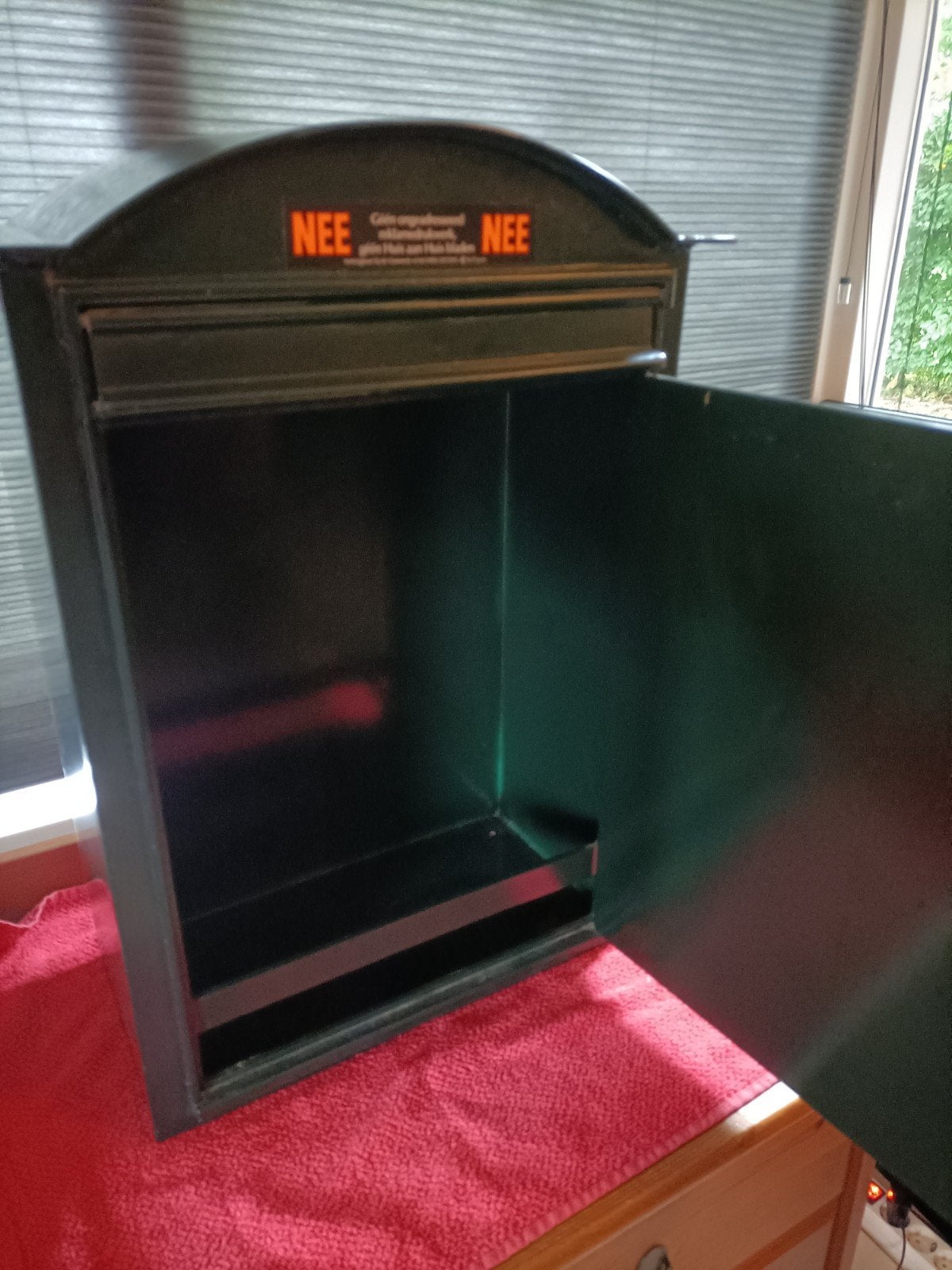 Muur brievenbus XL met extra grote inhoud, Ophalen