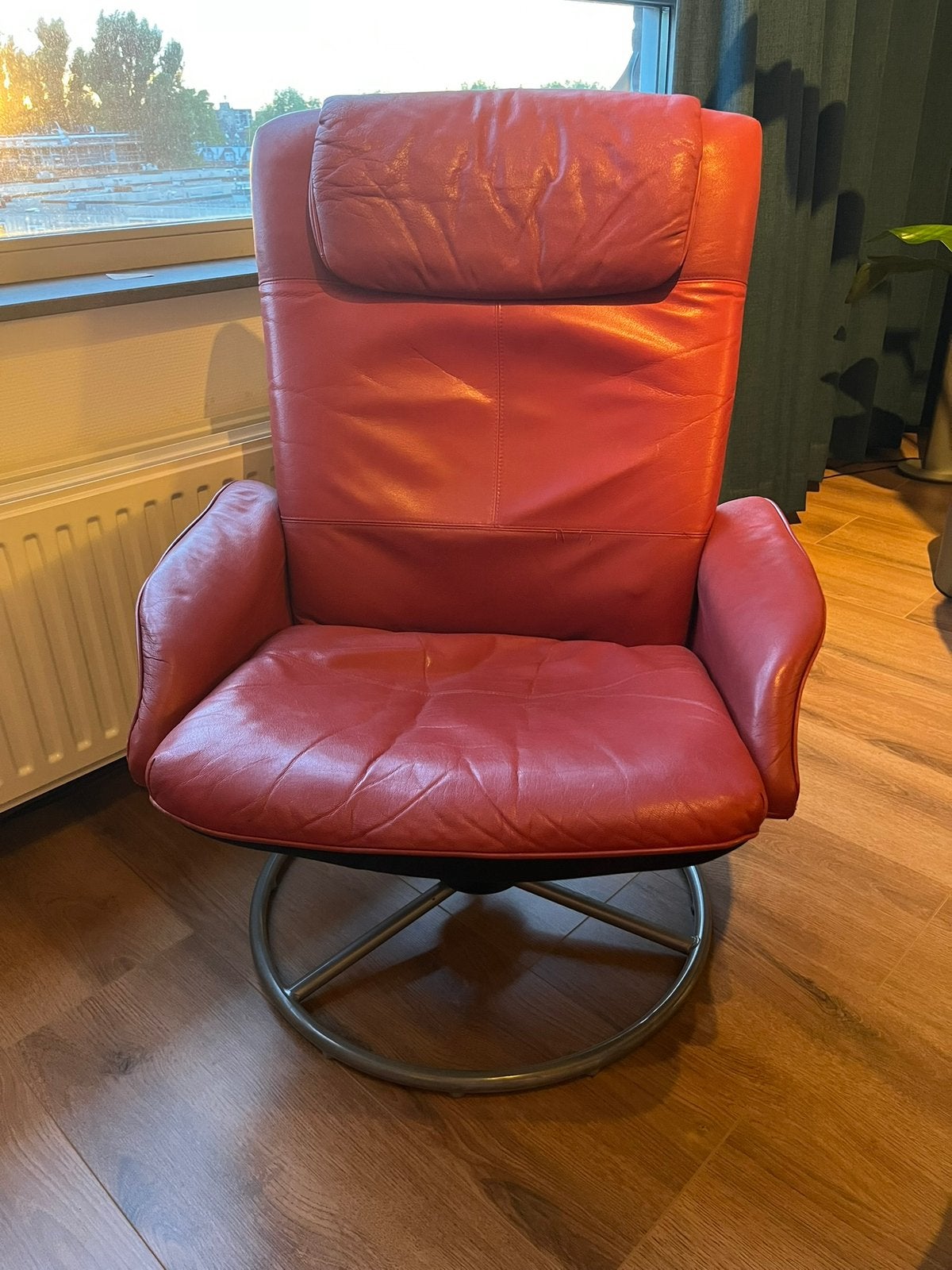 Comfortabele stoel rood nepleder, Ophalen, Zo goed als nieuw, 75 tot 100 cm, 50 tot 75 cm