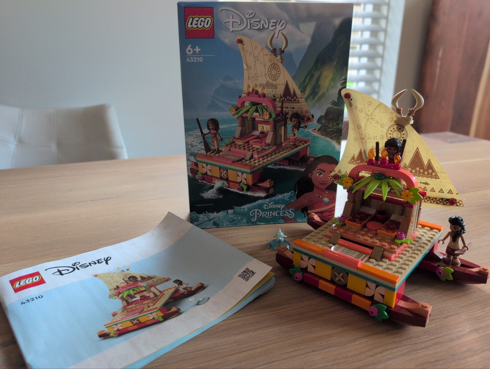 LEGO 43210 Vaiana's Ontdekkingsboot (met doos en boekje), Ophalen of Verzenden, Zo goed als nieuw, Lego