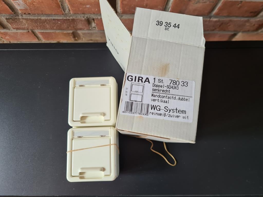 Gira dubbel stopcontact, Ophalen of Verzenden, Stopcontact