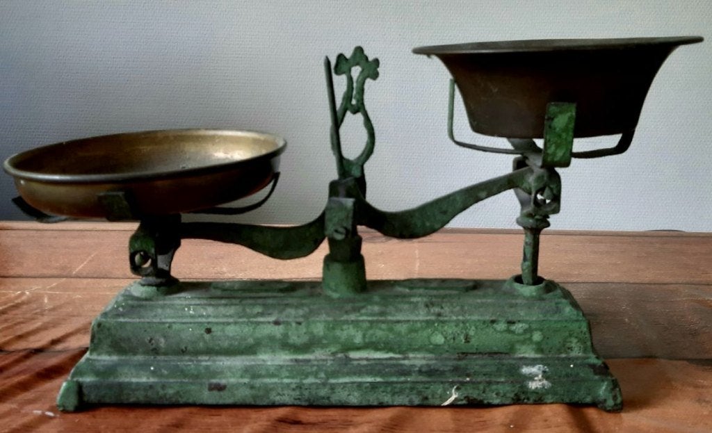 bronzen/ ijzeren met koperen weegschaal en gewichtjes, Antiek en Kunst, Ophalen of Verzenden, Koper