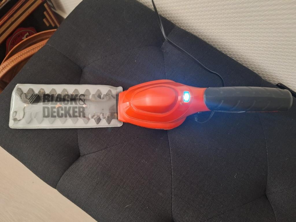 Black & Decker buxussnoeischaar oplaadbaar, Ophalen of Verzenden