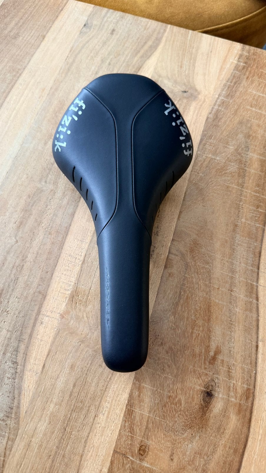 Fizik Terra Argo R7 Zadel – Zwart – Goede staat, Fietsen en Brommers, Ophalen of Verzenden, Zo goed als nieuw, Racefiets, Zadel