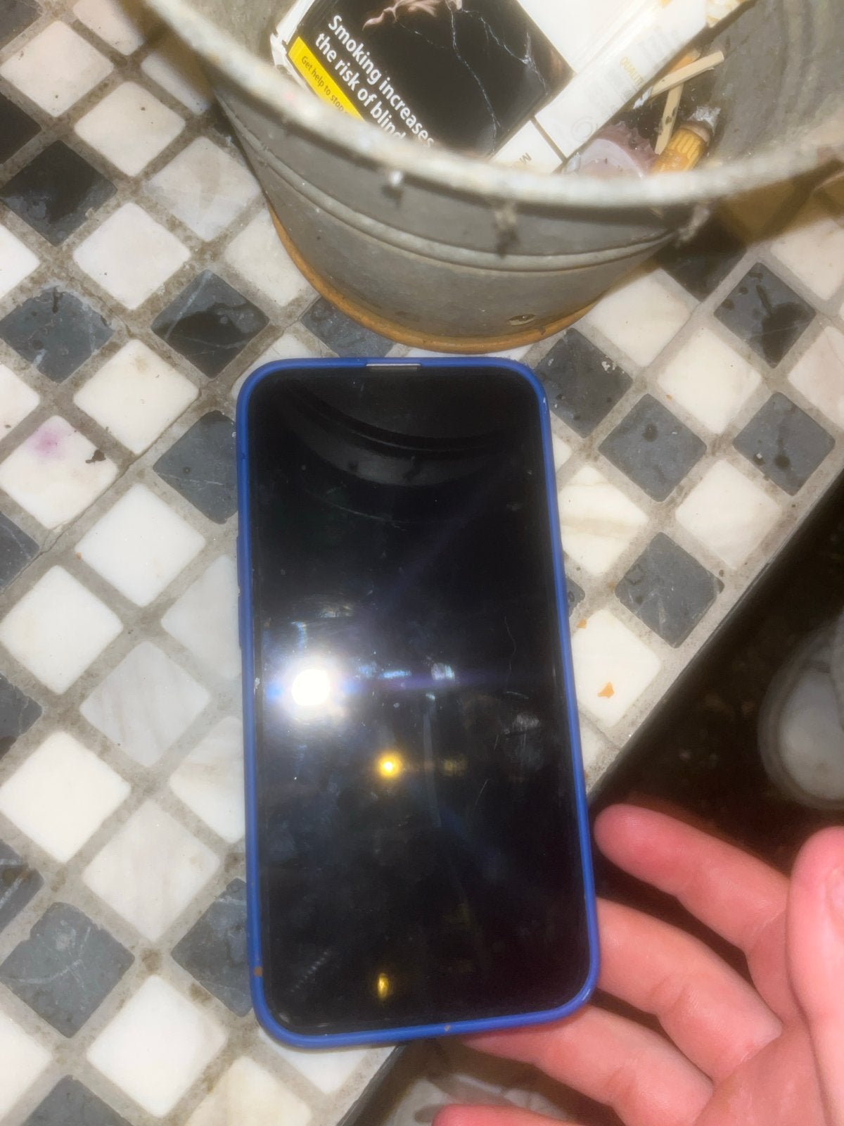 Blauw iPhone 13 hoesje met Lego-achtig patroon, Blauw, Hoesje of Tasje, Ophalen of Verzenden, Schokbestendig