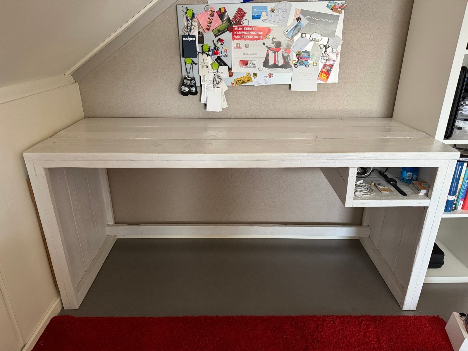 Handgemaakt wit steigerhouten bureau met 3 schappen, Gebruikt, Hout, Ophalen of Verzenden, Overige merken