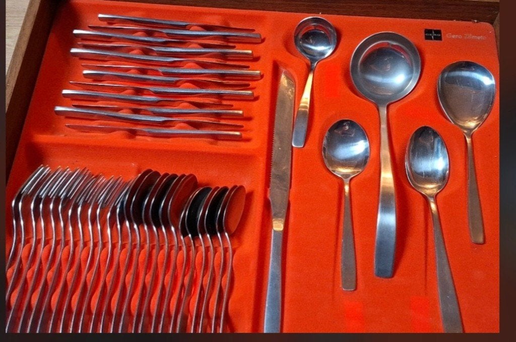 Bestekcassette - (34-delig), Huis en Inrichting, Keuken | Bestek, Ophalen of Verzenden, Gebruikt, Rvs of Chroom, Bestekset