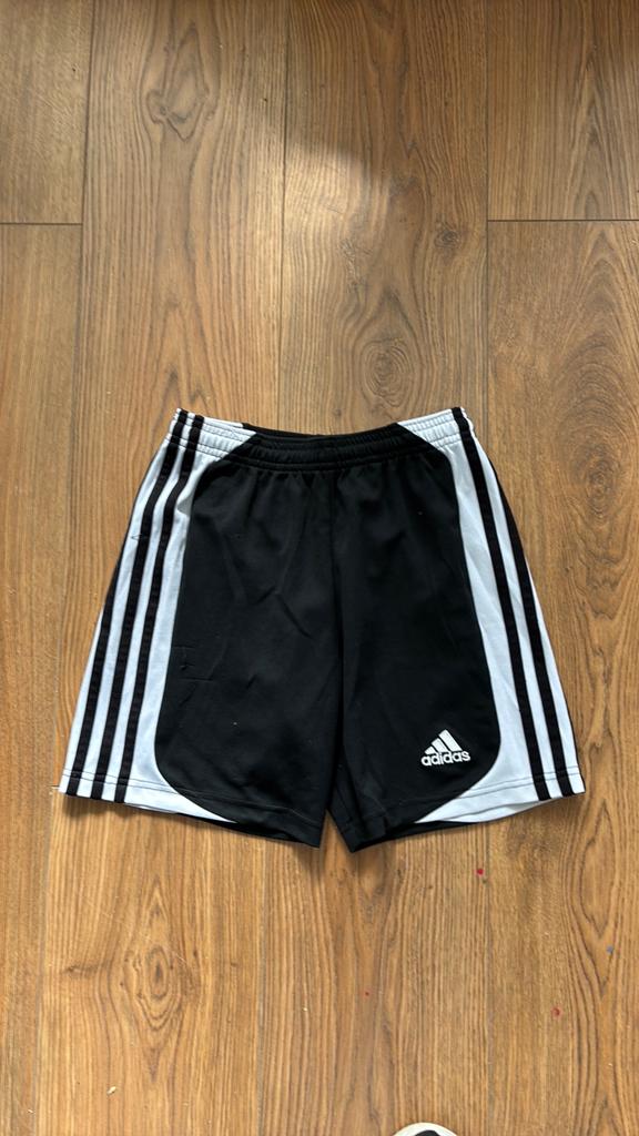 Adidas korte broek, Ophalen of Verzenden, Gebruikt, Jongen of Meisje, Broek