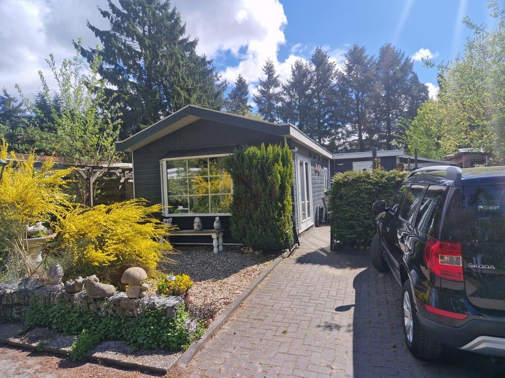 Gemeubileerd L-Chalet op eigen grond te koop., Wasmachine, Aan zee