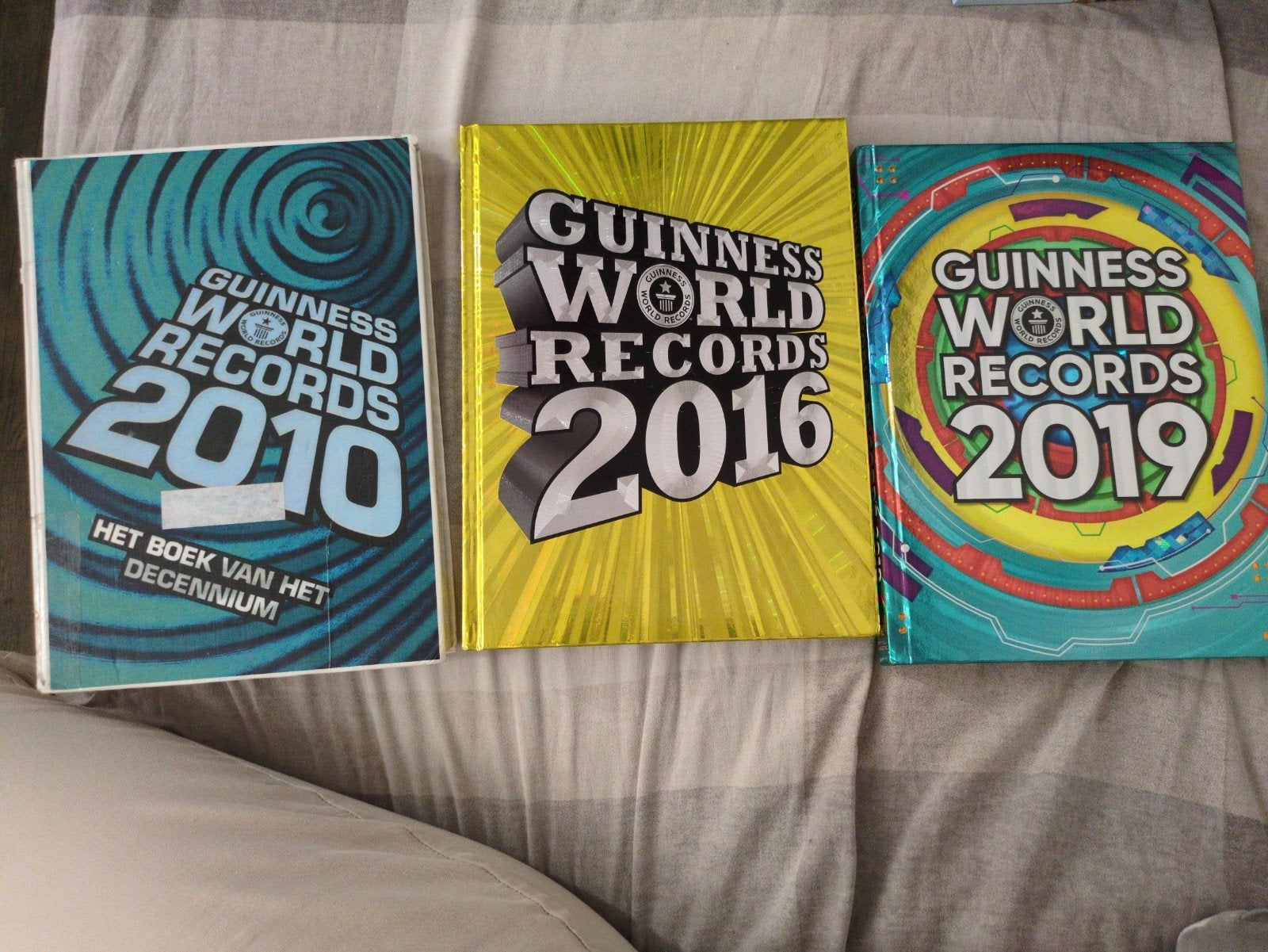 Guinness Book of Records 2010 en 2016, Ophalen of Verzenden, Zo goed als nieuw, Overige onderwerpen, Los deel