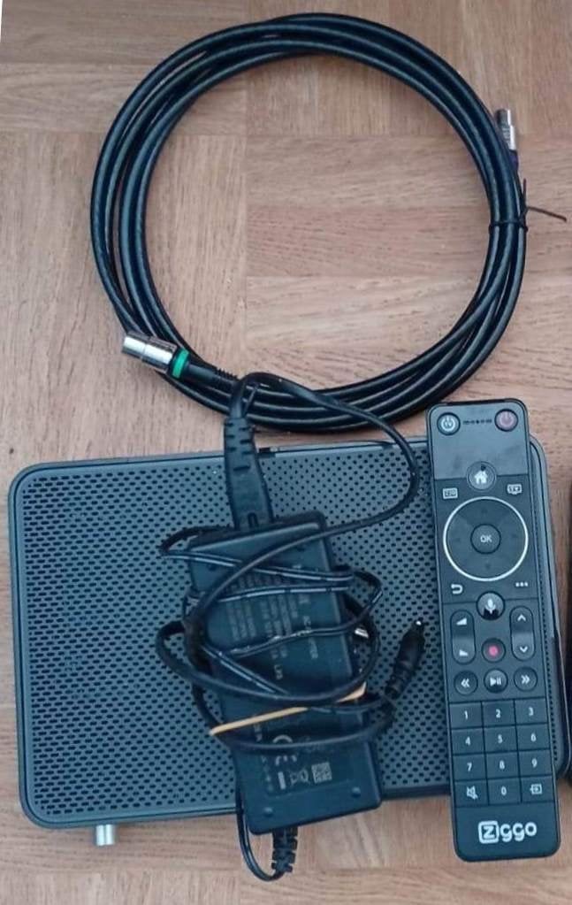 Ziggo Mediabox Next (Compleet), Ophalen of Verzenden, Zo goed als nieuw, Decoder