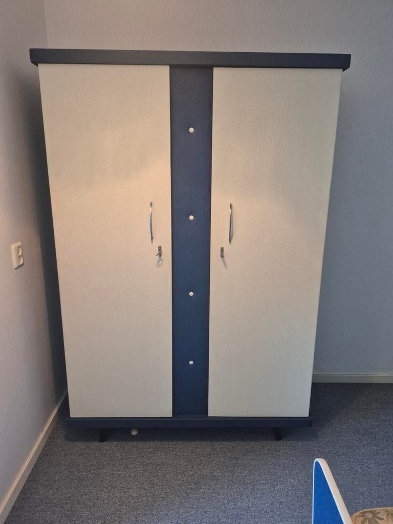 Vintage slaapkamer set: bed, kledingkast, stoelen, tafel, Ophalen