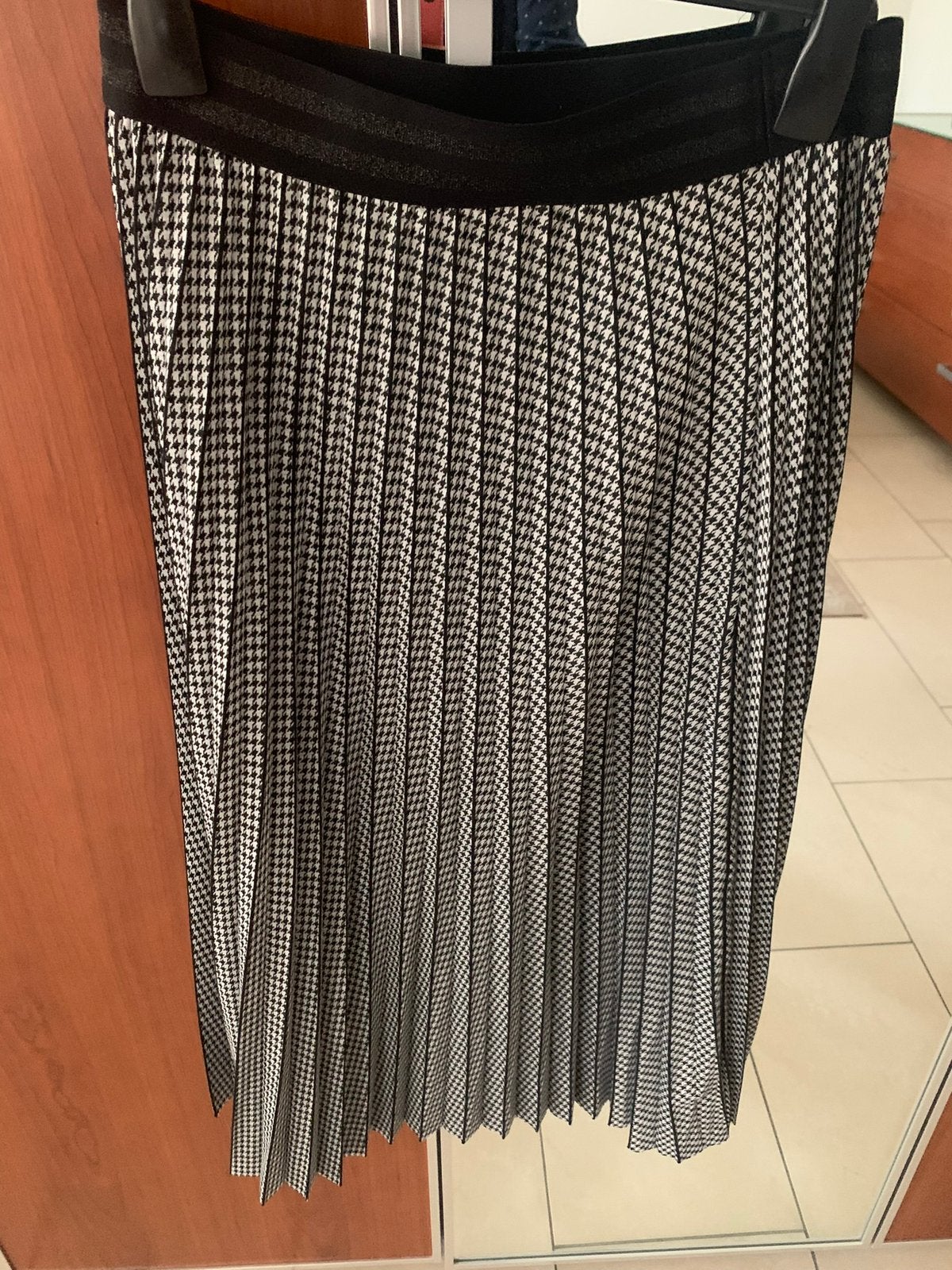 Nieuw zwart wit plooi maxi rok Canda maat 36, Kleding | Dames, Overige kleuren, Nieuw, Ophalen of Verzenden, Maat 36 (S)