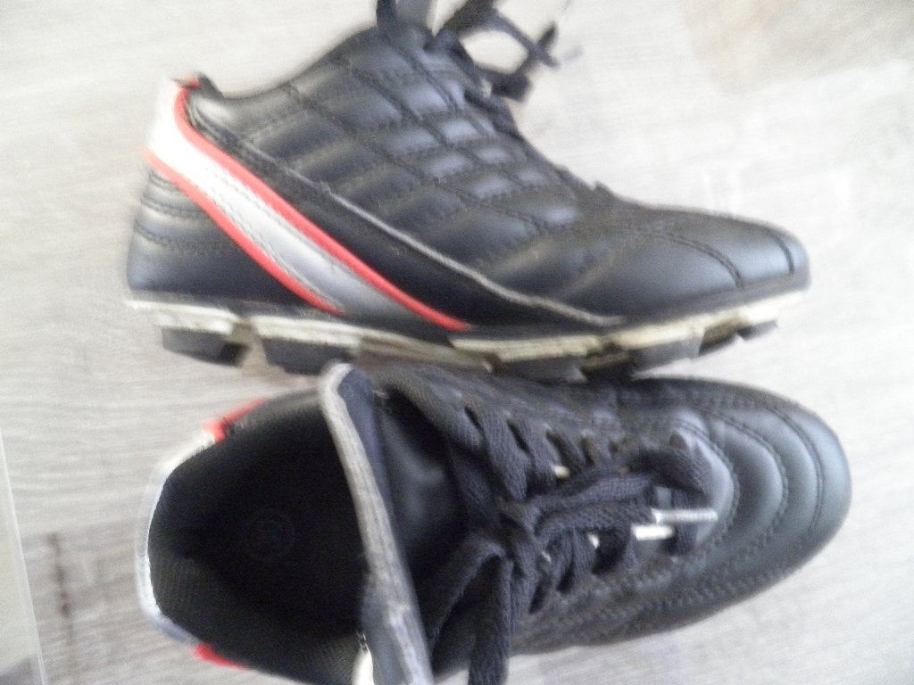 Voetbalschoenen maat 30, Maat XS of kleiner, Ophalen of Verzenden, Gebruikt, Schoenen