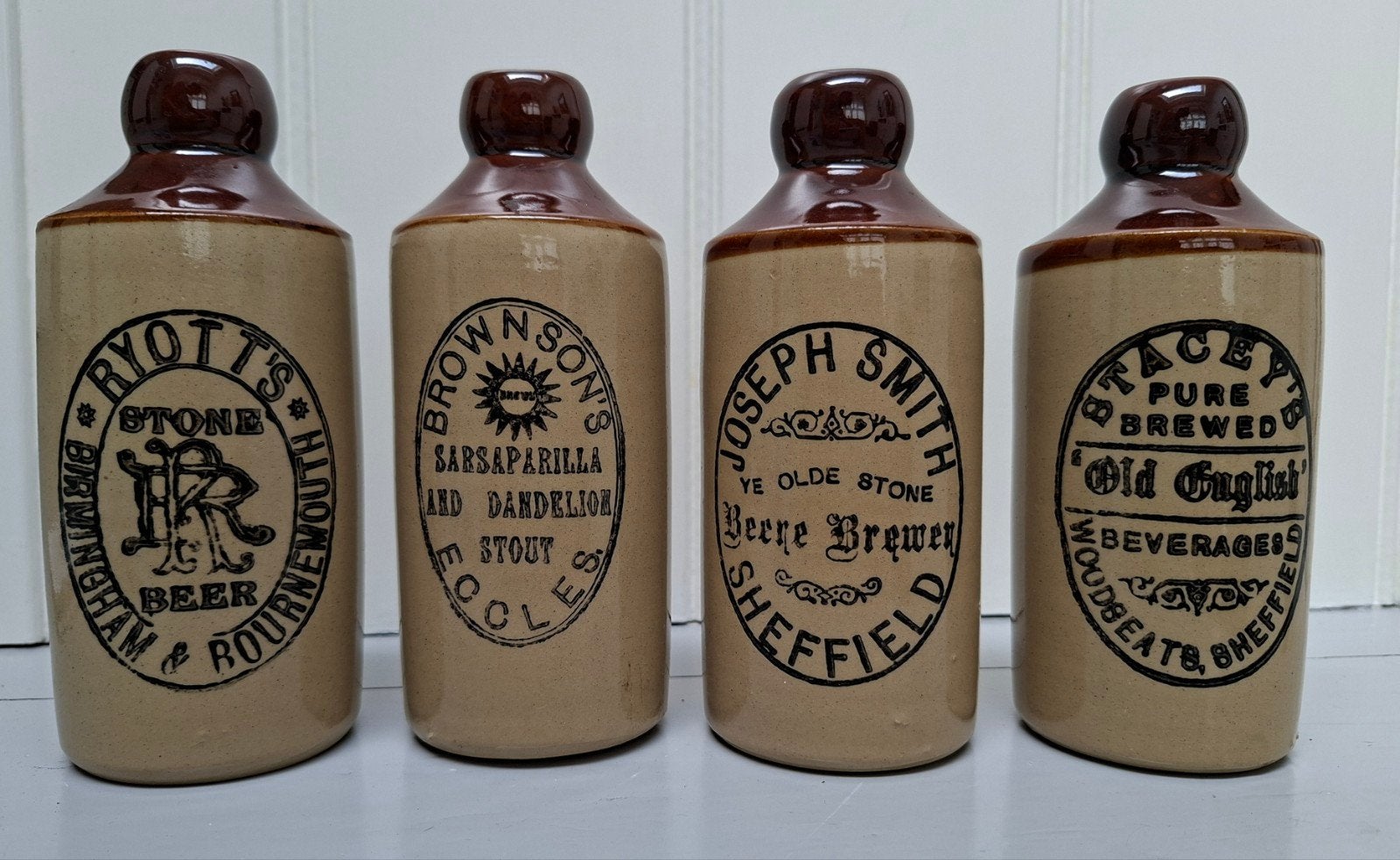 Vier vintage Engelse bierflesjes Pearsons of Chesterfield, Antiek en Kunst, Ophalen of Verzenden