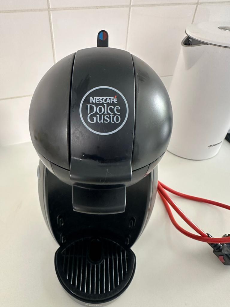 Nescafé Dolce Gusto Krups koffiezetapparaat, Witgoed en Apparatuur, Koffiezetapparaten, Ophalen, Gebruikt, Koffiemachine, 1 kopje
