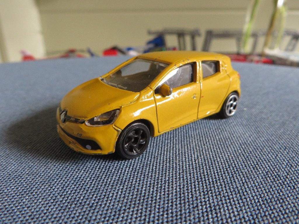 Majorette Renault Clio geel, Ophalen of Verzenden, Gebruikt, Auto