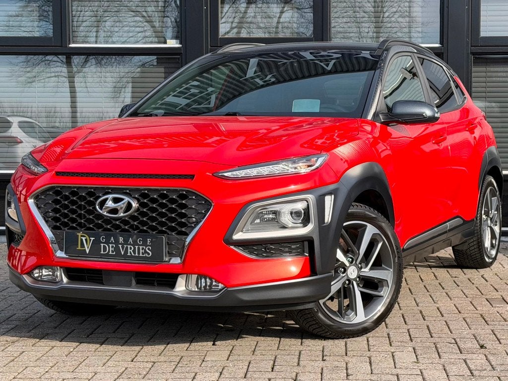 Hyundai Kona 1.0T Premium Full Option HUD Leder Camera Krell, Auto's, Hyundai, Voorwielaandrijving, Gebruikt, Zwart, Bedrijf