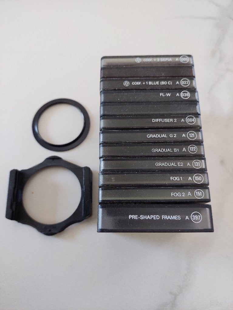 566 - Mooie complete set van Cokin - Serie A (origineel), 60 tot 70 mm, Zo goed als nieuw, Inclusief opbergcase, Cokin