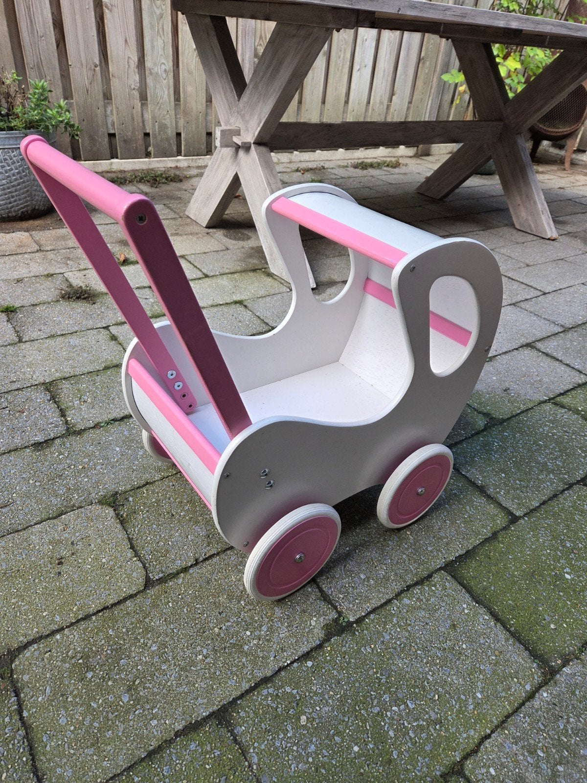 Houten poppenwagen roze/wit, Ophalen, Gebruikt, Overige typen
