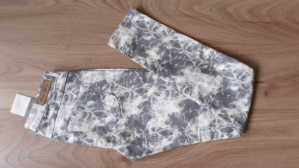 Geisha. Jeans. Grijs/wit. Nieuw. Mt. S (36), Geisha, Nieuw, Ophalen of Verzenden, Maat 36 (S)