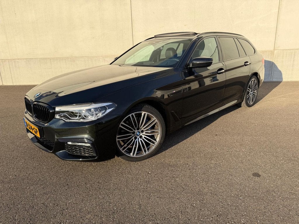 BMW 5-serie Touring 530i High Executive LED PANO ACC CARPLAY