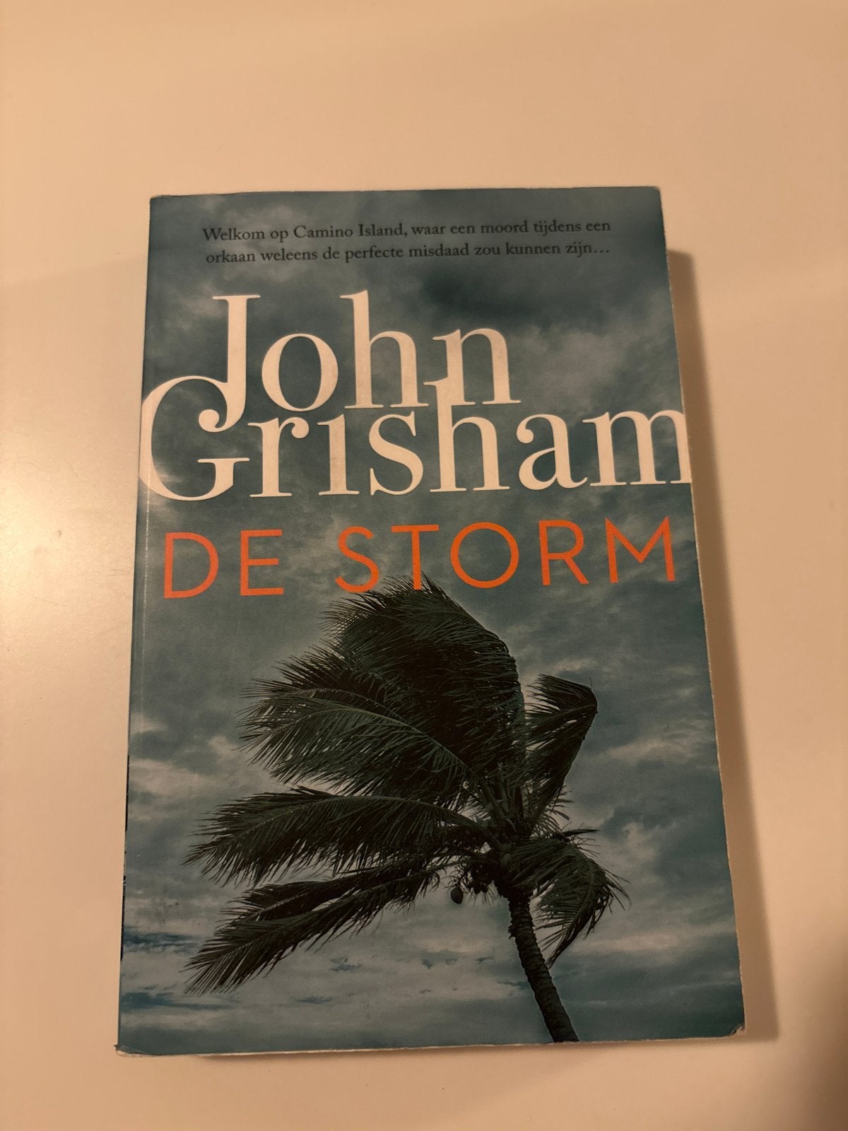 John Grisham - De Storm (Paperback), Boeken, Ophalen of Verzenden, Zo goed als nieuw, Wereld overig
