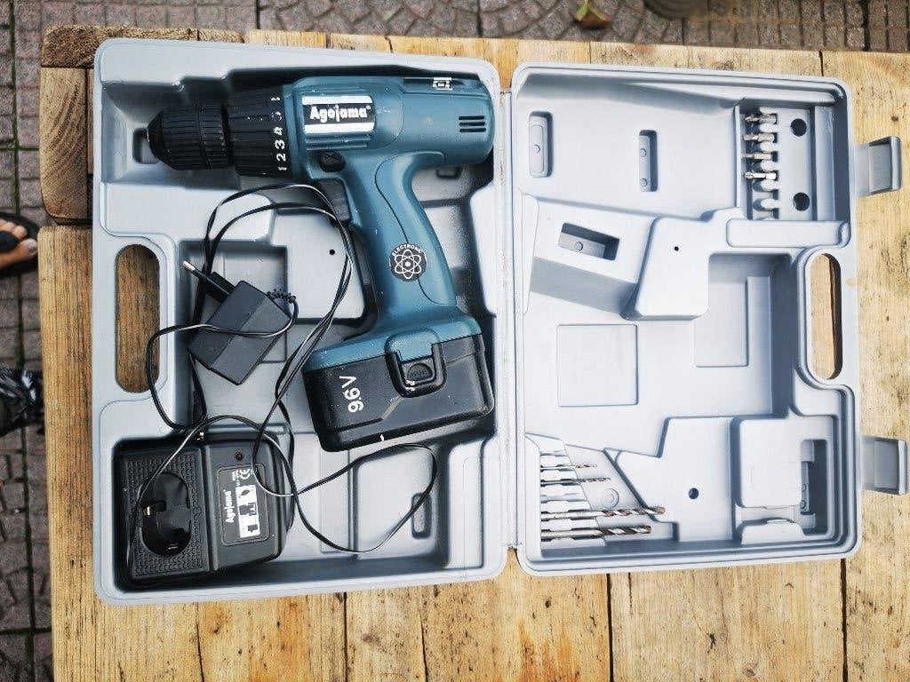 Agolama 9.6V Accuboormachine met Oplader en Koffer, Ophalen of Verzenden, Gebruikt, Minder dan 400 watt, Boormachine