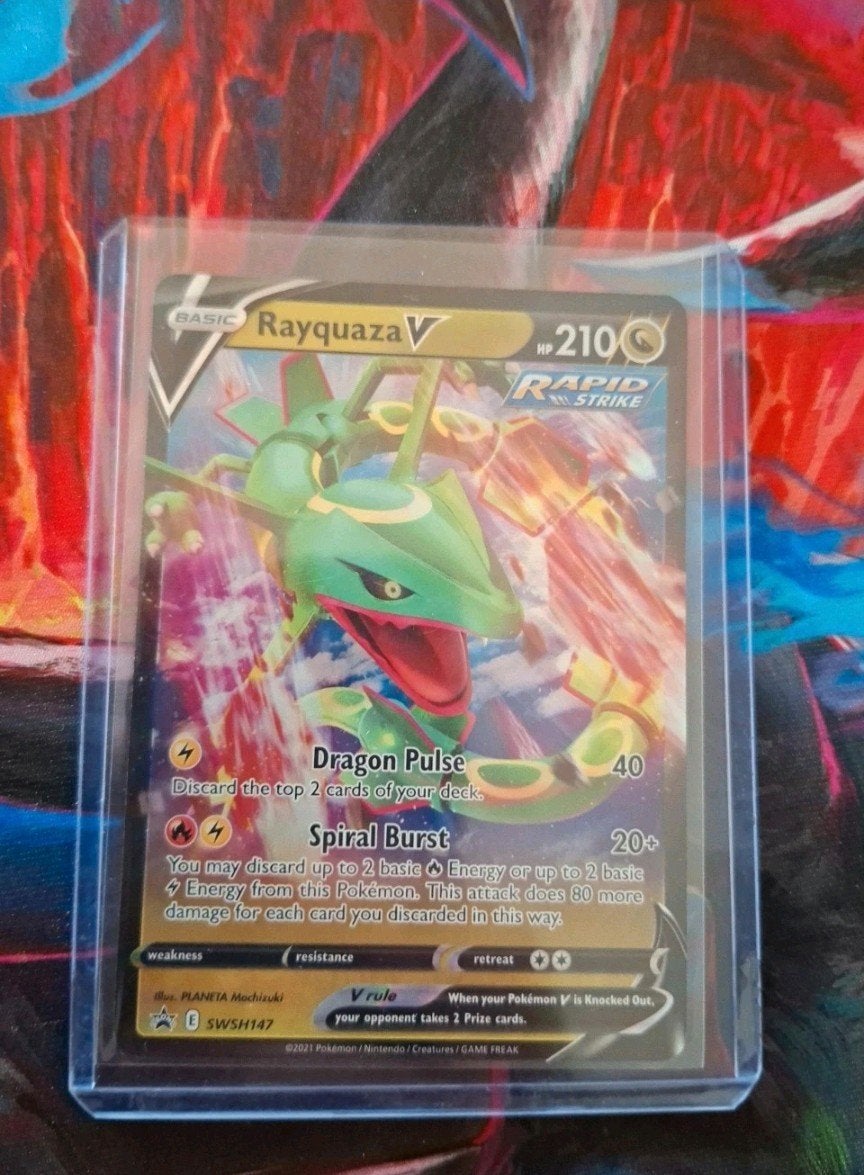 Rayquaza V - swsh147 promo, Ophalen of Verzenden, Zo goed als nieuw, Losse kaart