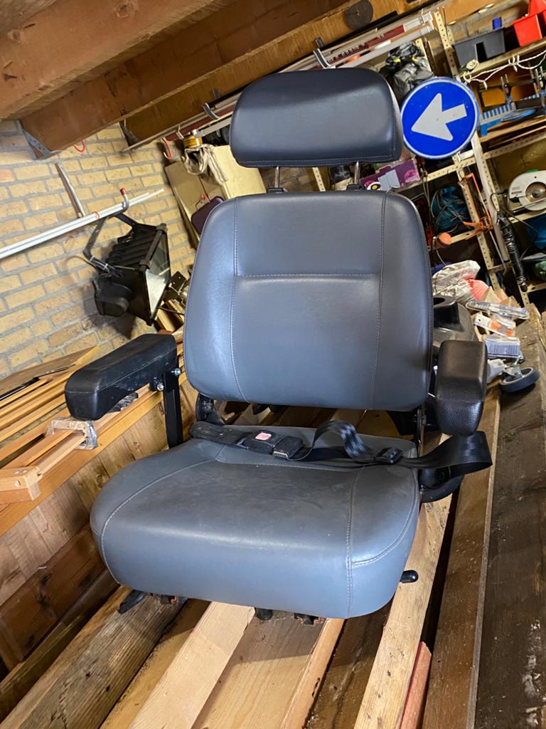 Gave stoel voor scootmobiel / kapiteinsstoel, Ophalen, Gebruikt, Eén