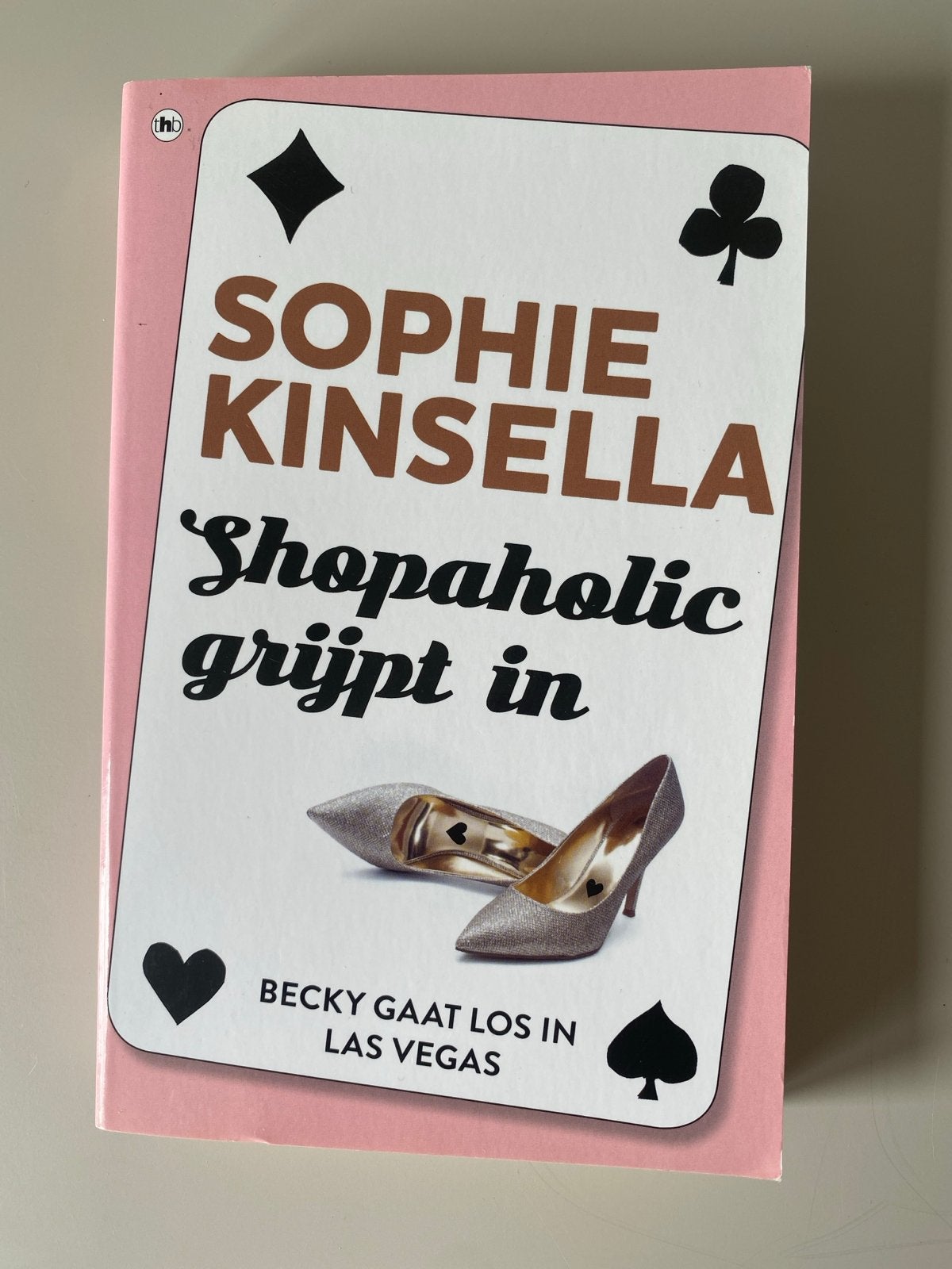 Shopaholic grijpt in - Sophie Kinsella (Becky gaat los), Ophalen of Verzenden, Zo goed als nieuw, Europa overig