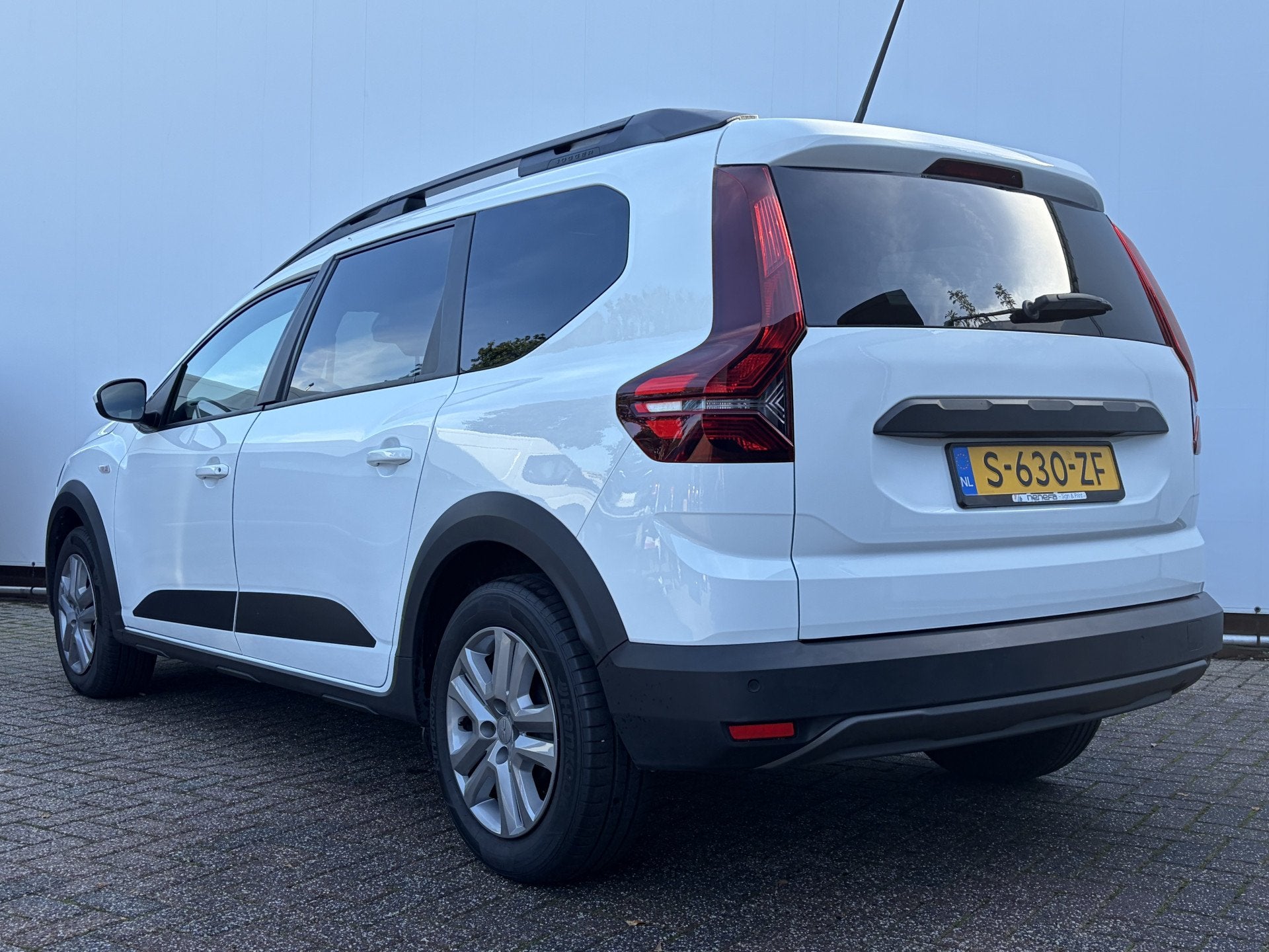 Dacia Jogger 7-Pers 1.0 TCe 100 ECO-G 7p. Carplay Dakrails 7, Voorwielaandrijving, 1227 kg, Gebruikt, Euro 6